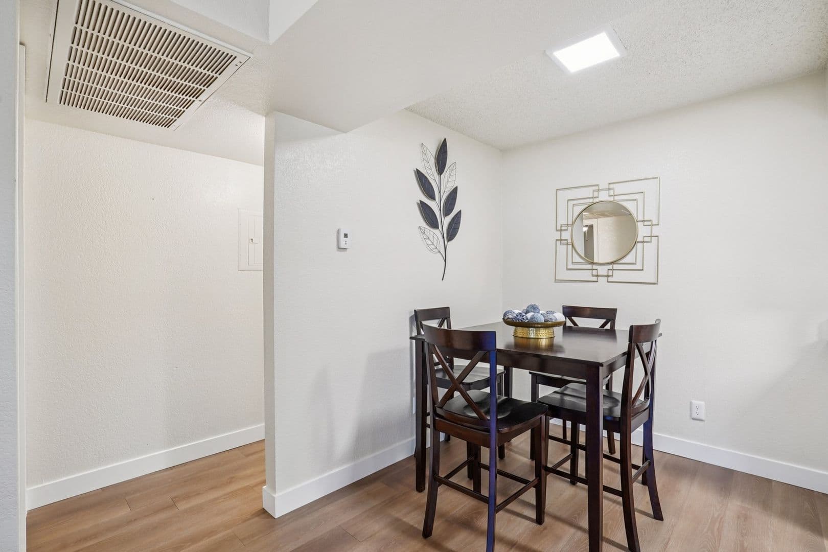 Gilbert Apartment: 1101 N Gilbert Rd