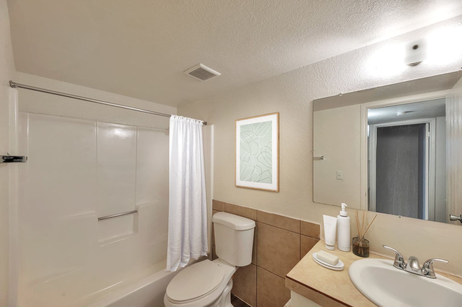 Phoenix Apartment: 7328 N 27th Ave,