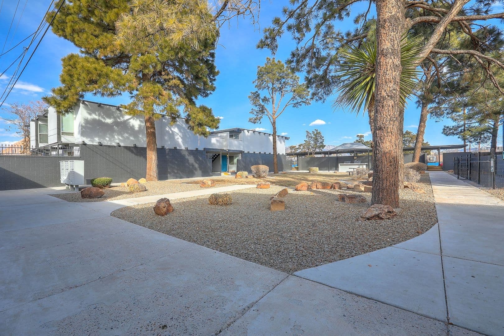 Albuquerque Apartment: 1020 Valencia Drive SE