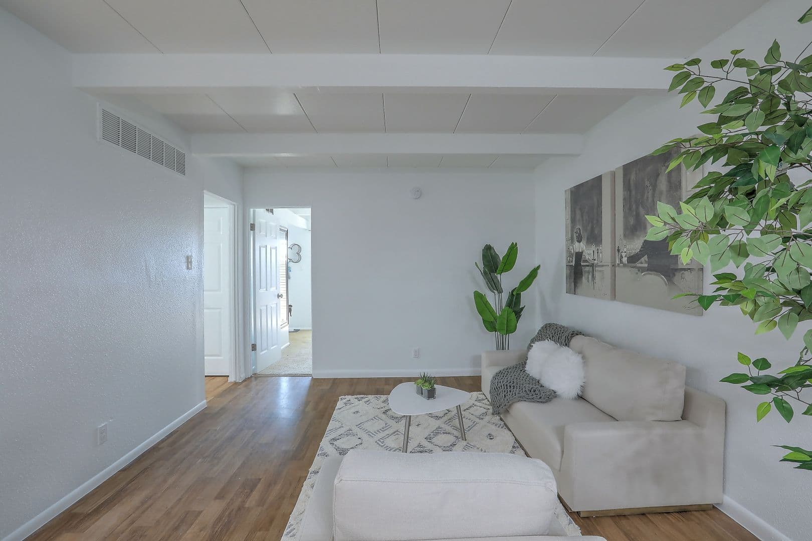 Albuquerque Apartment: 1020 Valencia Drive SE