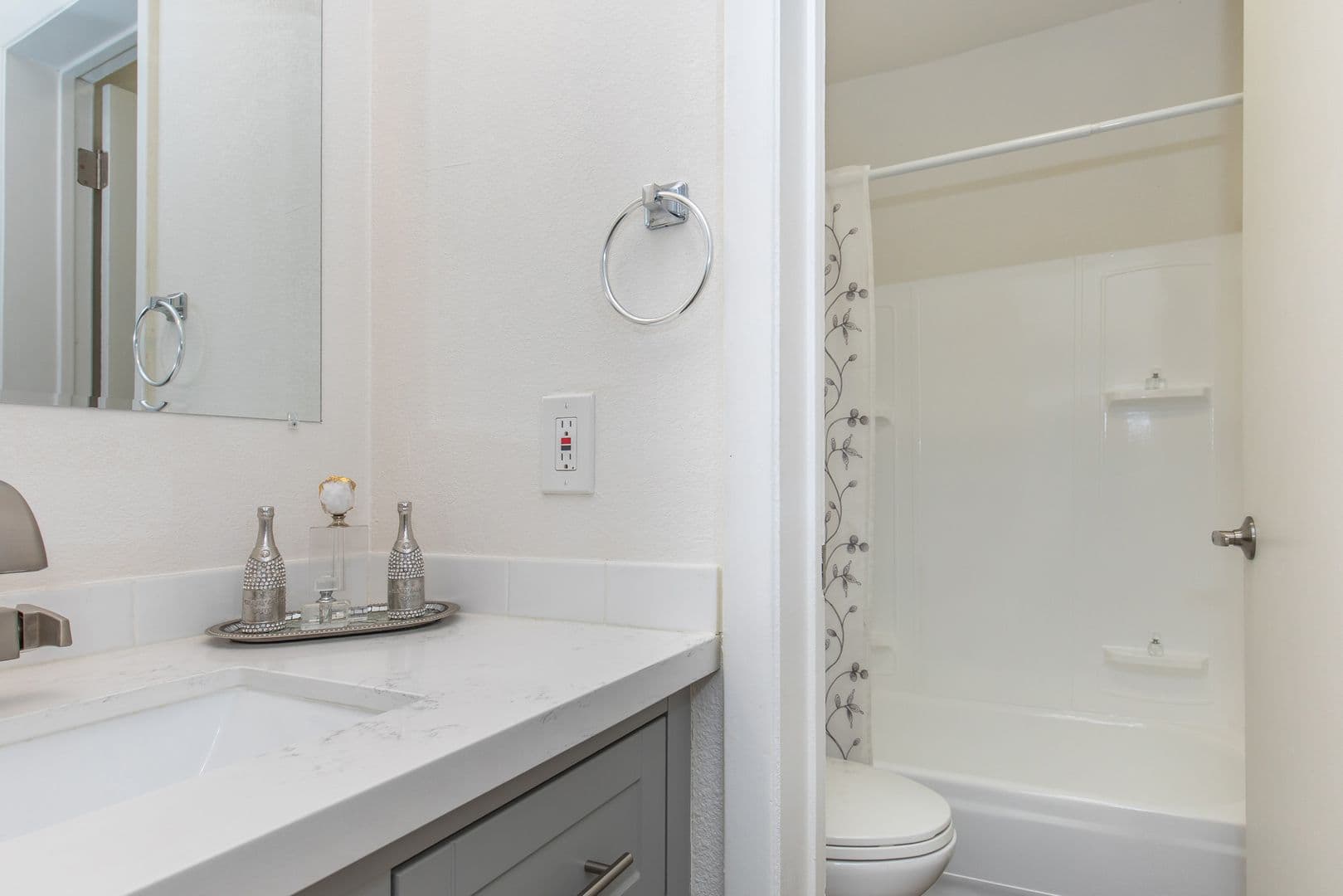 Tempe Apartment: 710 S Hardy Dr
