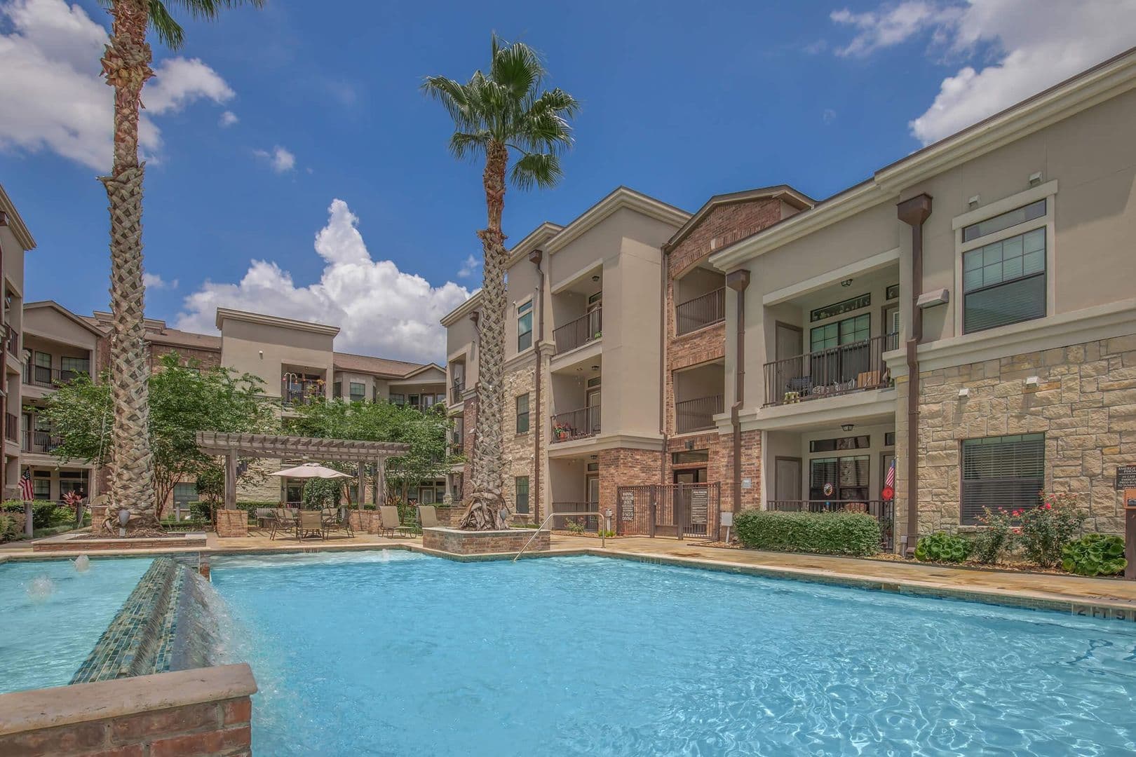 Shenandoah Apartment: 1018 Wellman Road