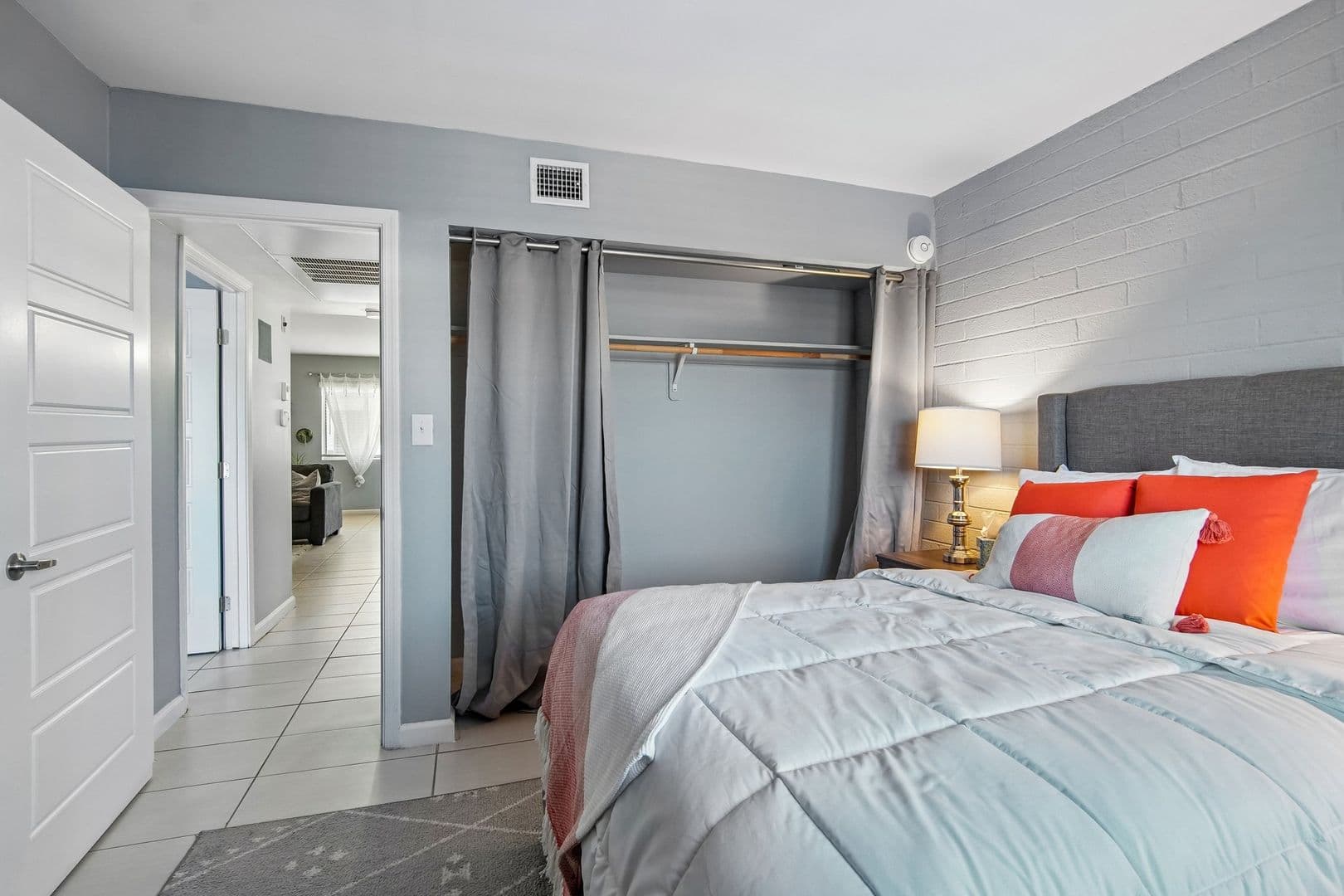 Phoenix Apartment: 1220 N 44th St.