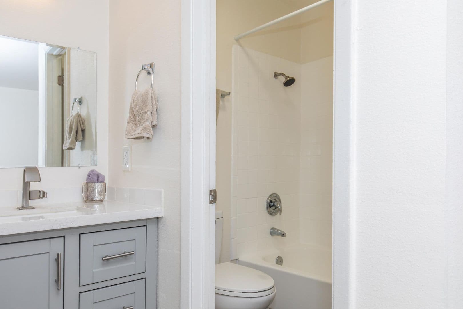 Tempe Apartment: 710 S Hardy Dr