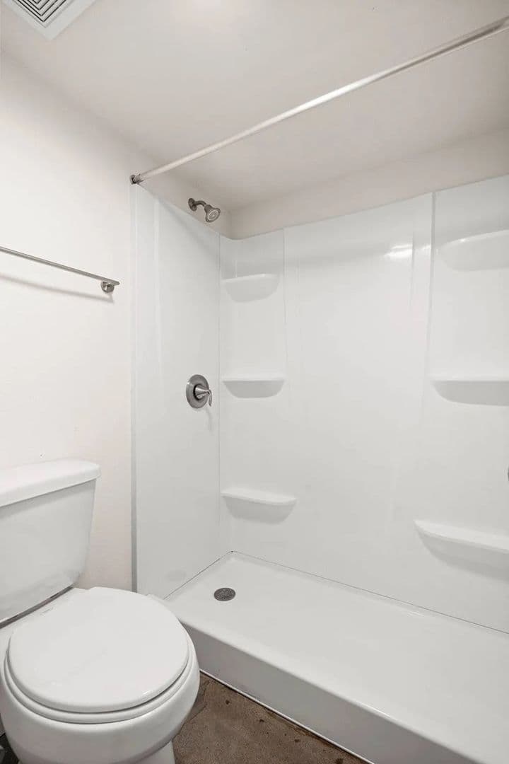 Phoenix Apartment: 1350 E Thomas Rd.