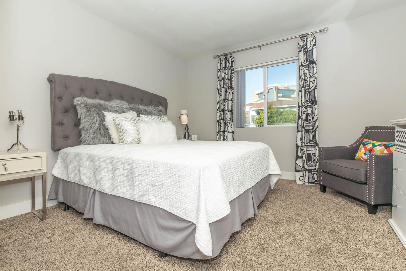 Phoenix Apartment: 2606 N 44th St