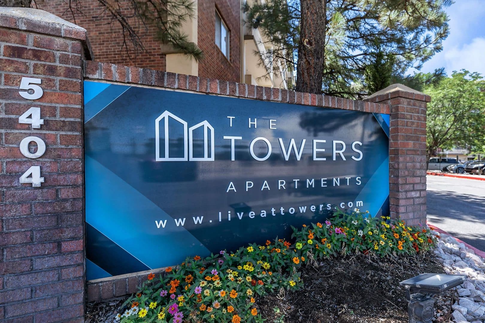 Albuquerque Apartment: 5404 Montgomery Blvd NE