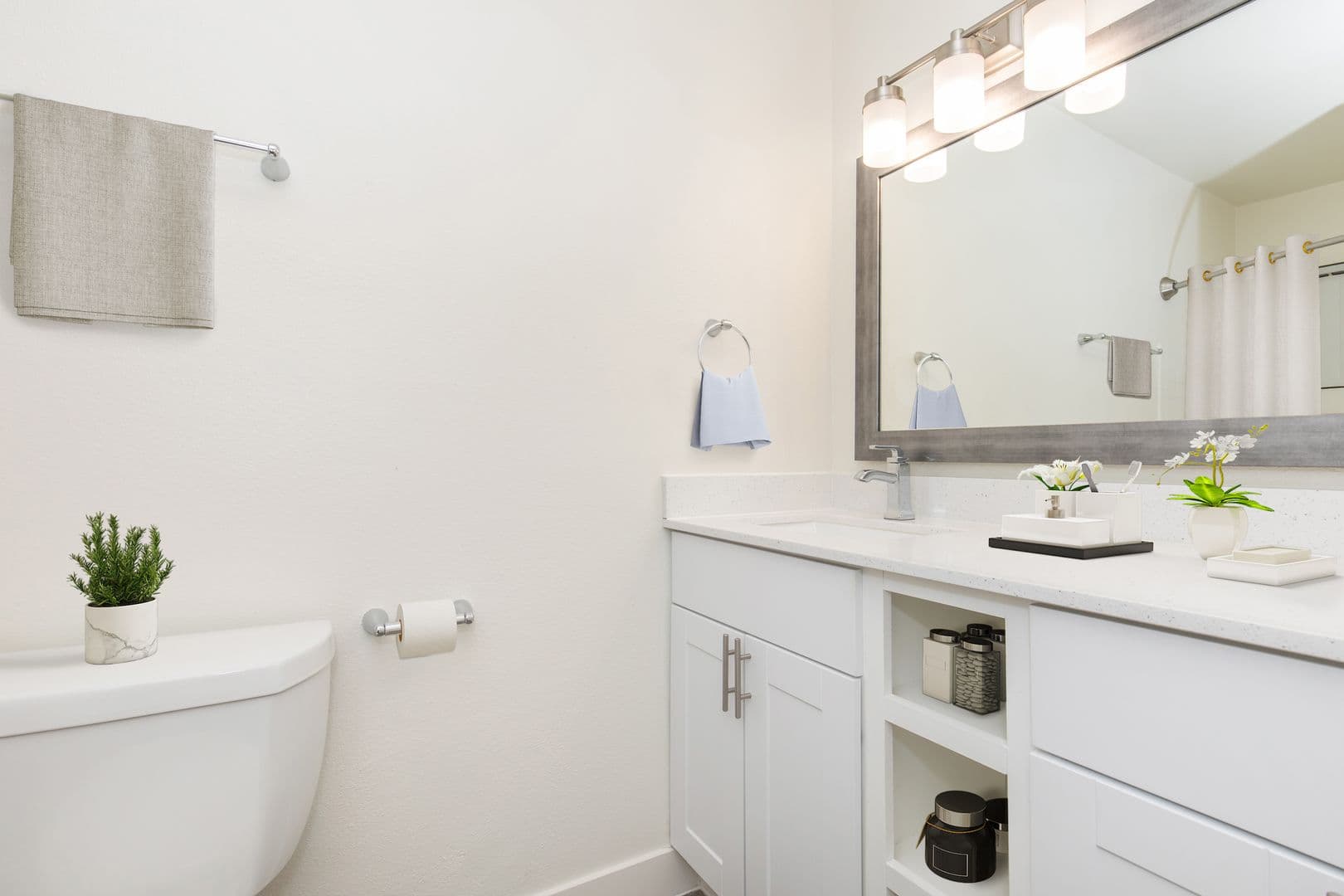 Flagstaff Apartment: 1718 N Fort Valley Rd.
