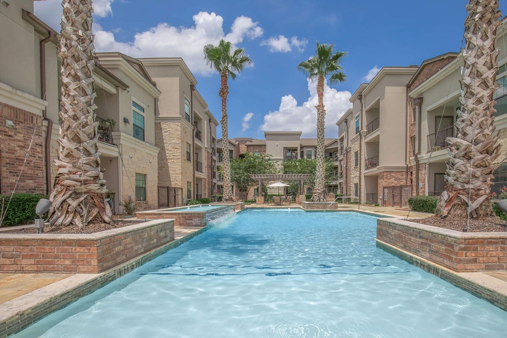 Shenandoah Apartment: 1018 Wellman Road