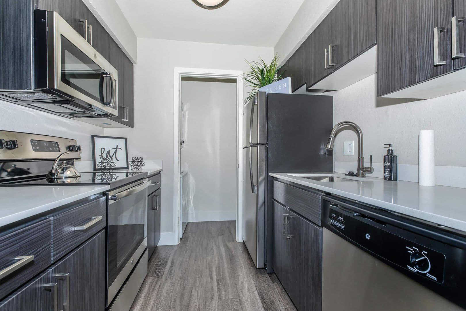 Phoenix Apartment: 2606 N 44th St