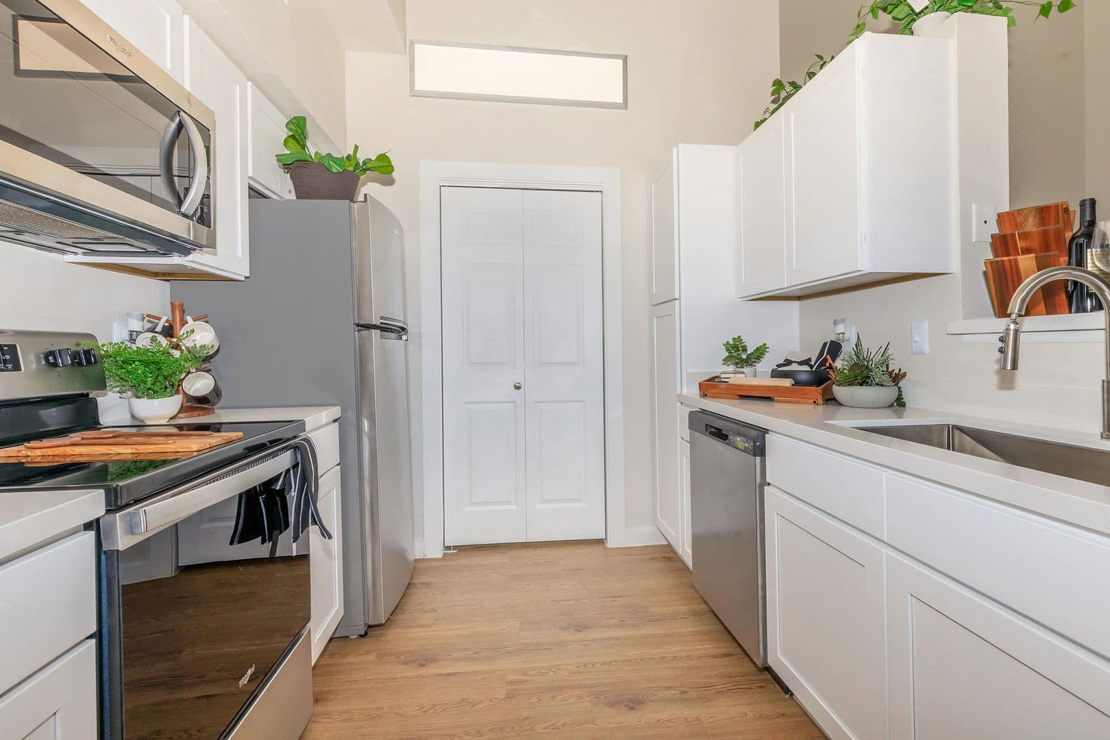 Houston Apartment: 9950 Town Park Drive