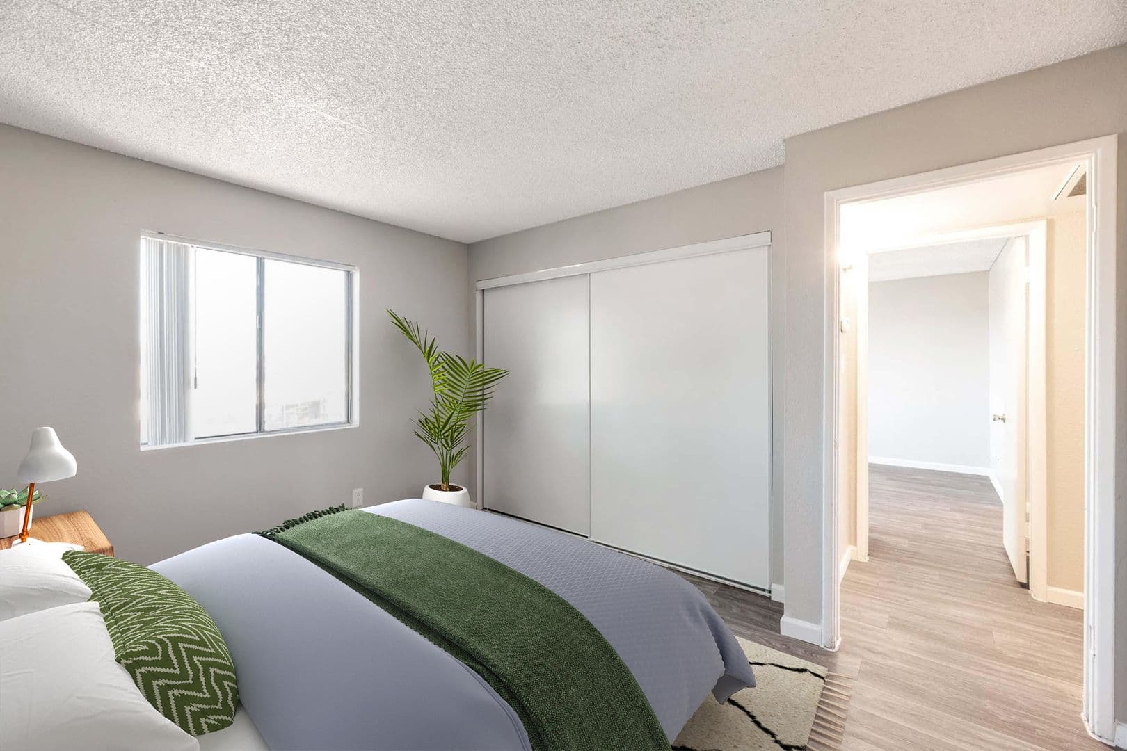 Phoenix Apartment: 2001 W Union Hills Dr.
