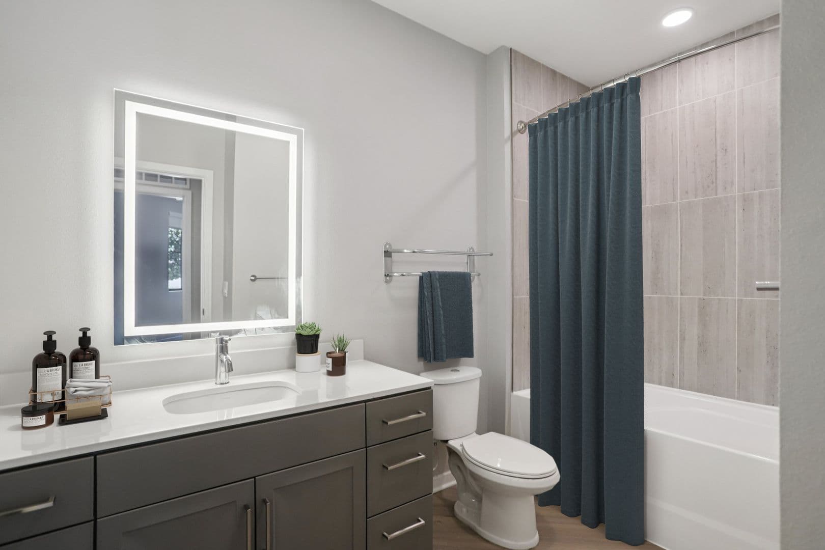 Phoenix Apartment: 777 E Stella Ln.