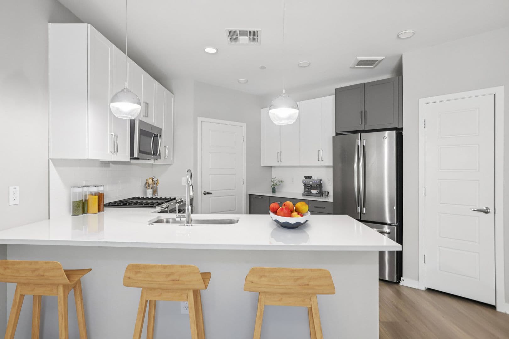 Phoenix Apartment: 777 E Stella Ln.