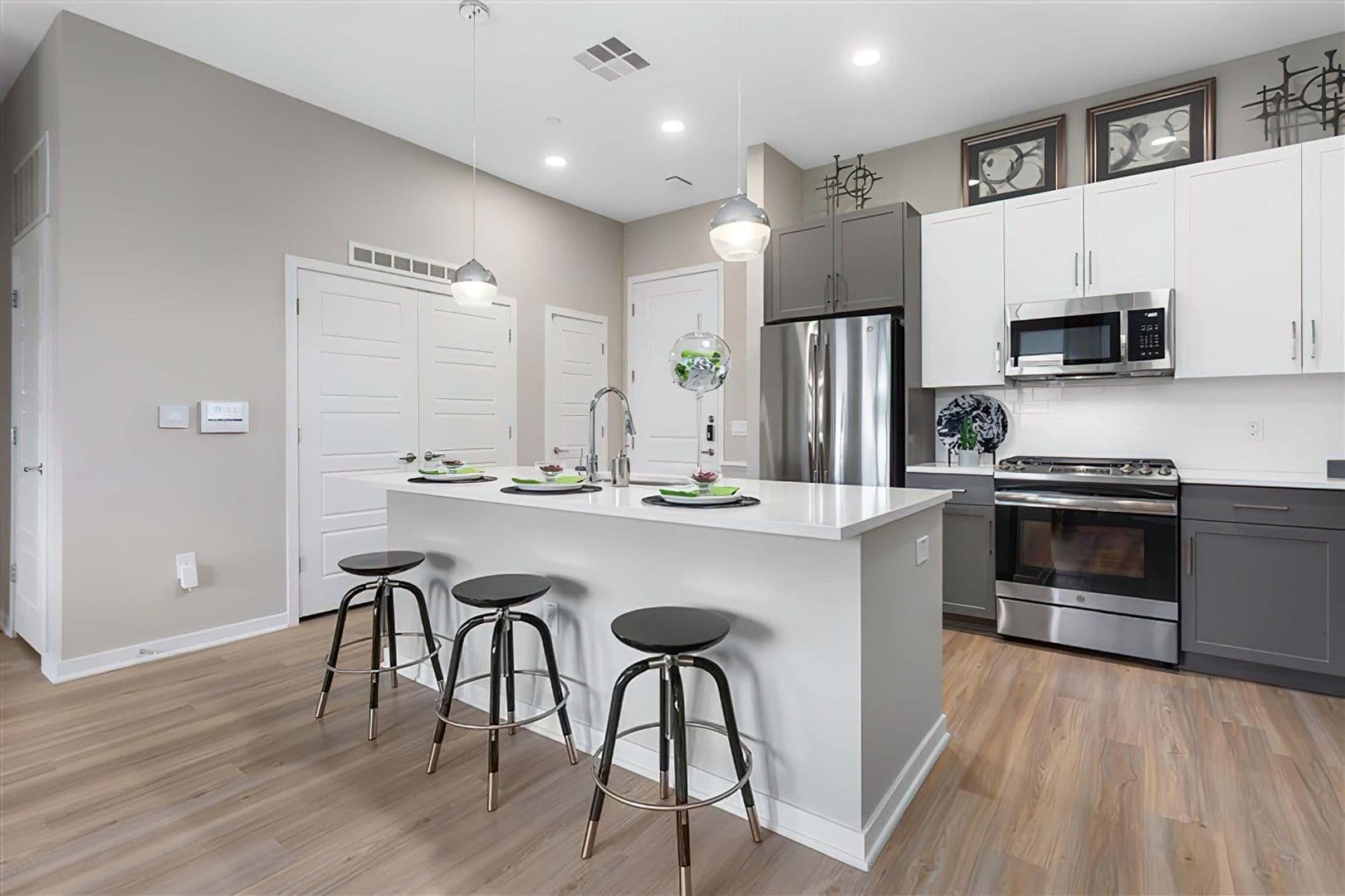 Phoenix Apartment: 777 E Stella Ln.
