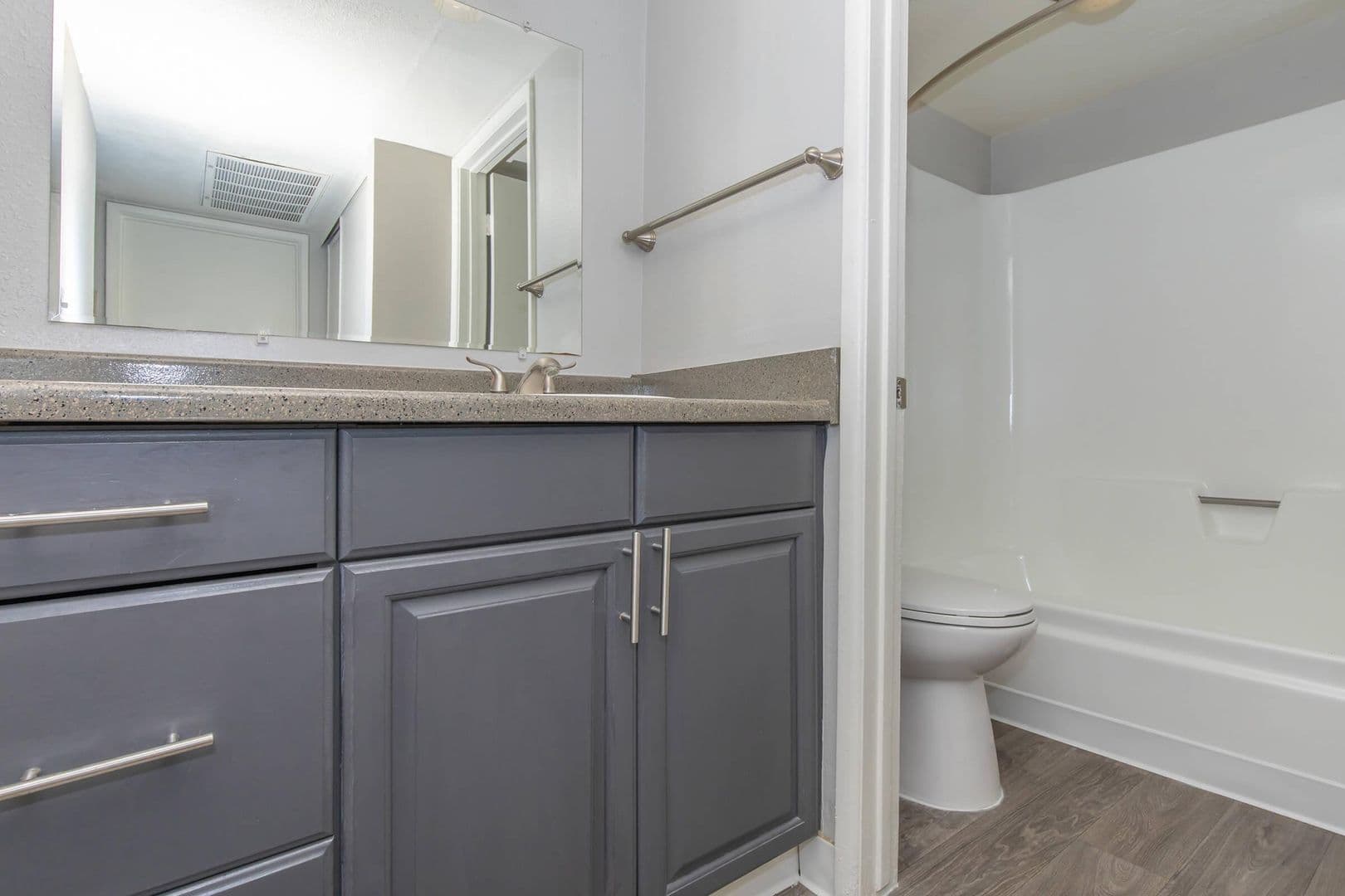 Phoenix Apartment: 2606 N 44th St