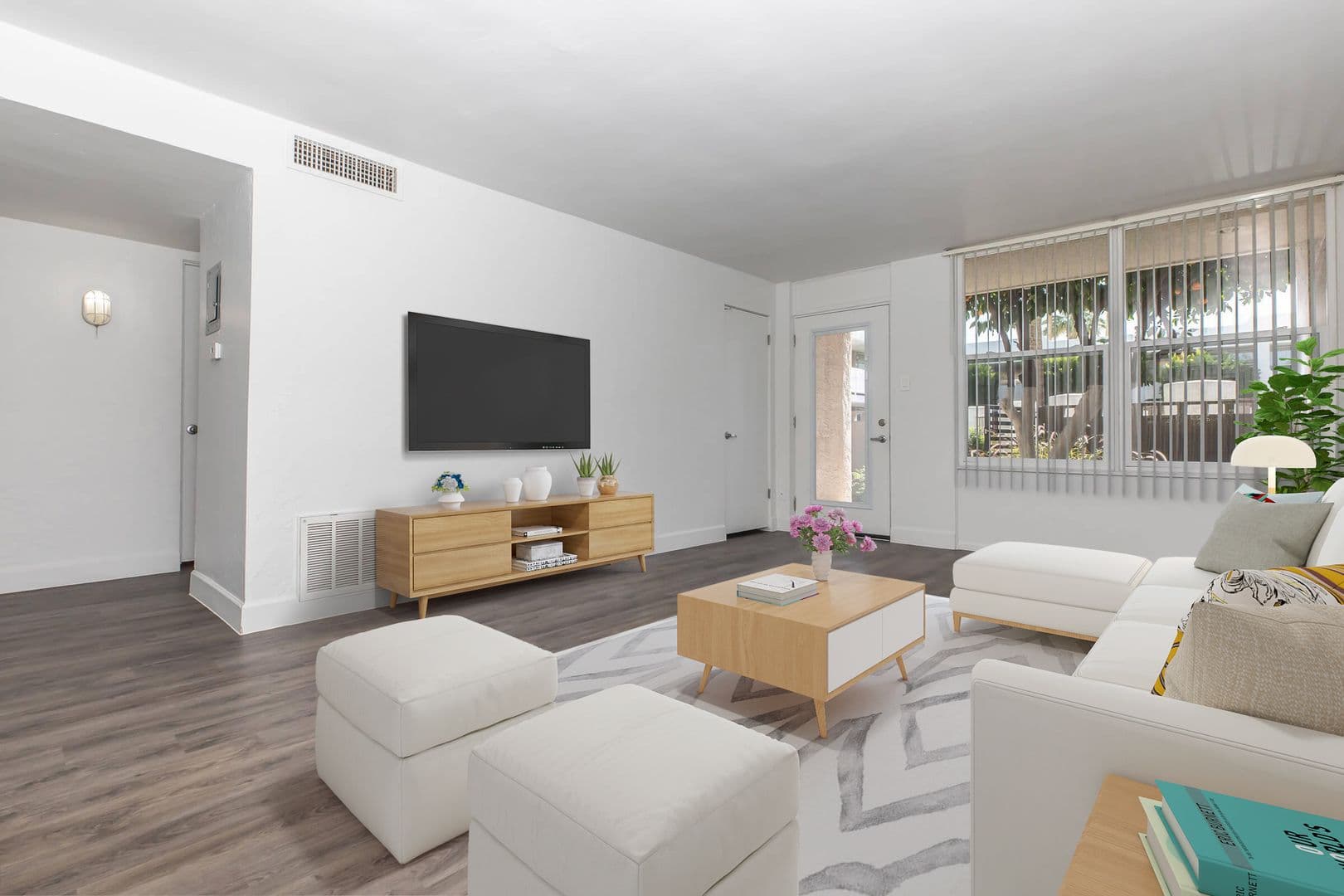 Phoenix Apartment: 1220 E Medlock Dr