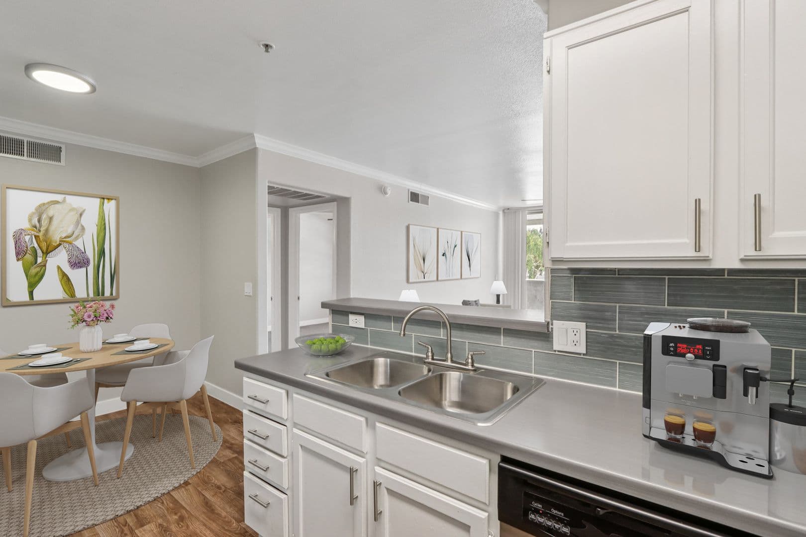 Phoenix Apartment: 15645 N 35th Ave