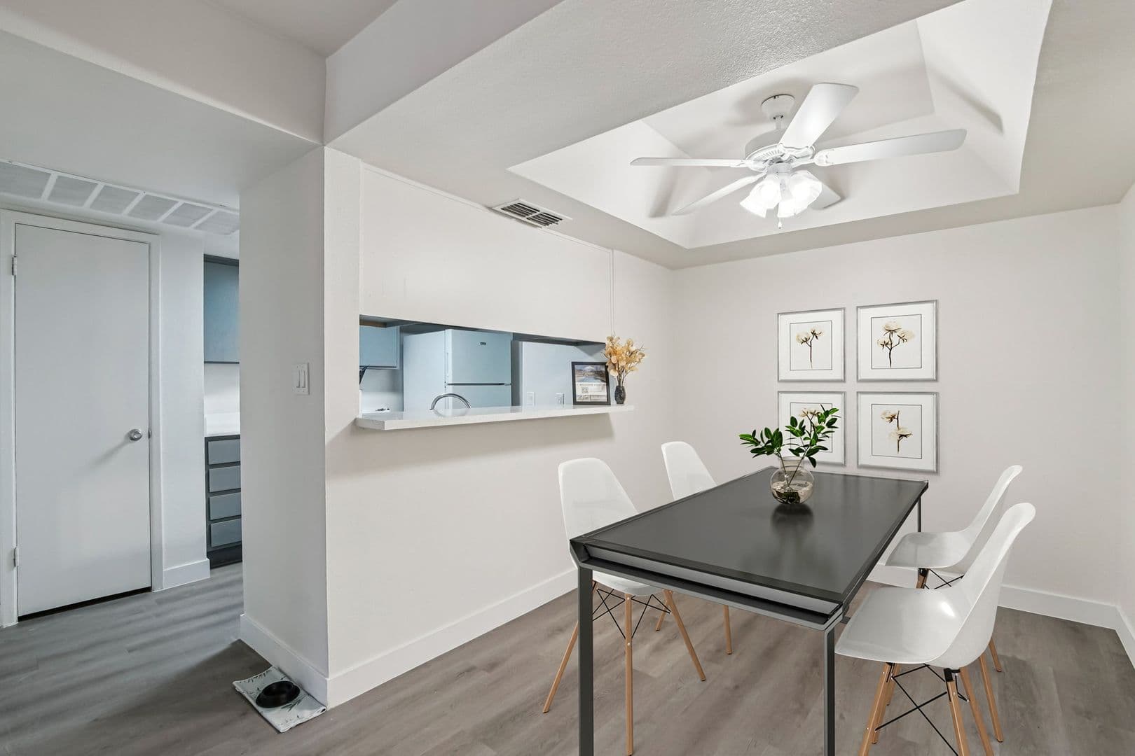 Phoenix Apartment: 1525 E. Cheryl Dr.