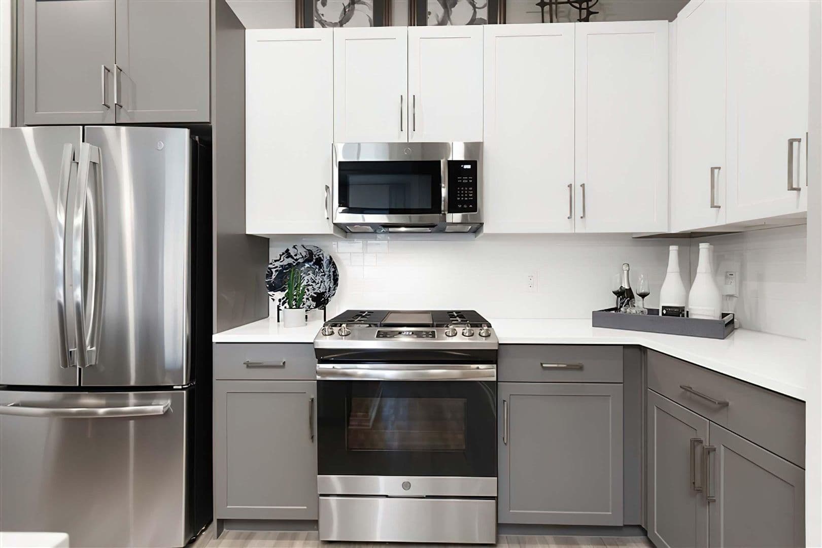 Phoenix Apartment: 777 E Stella Ln.