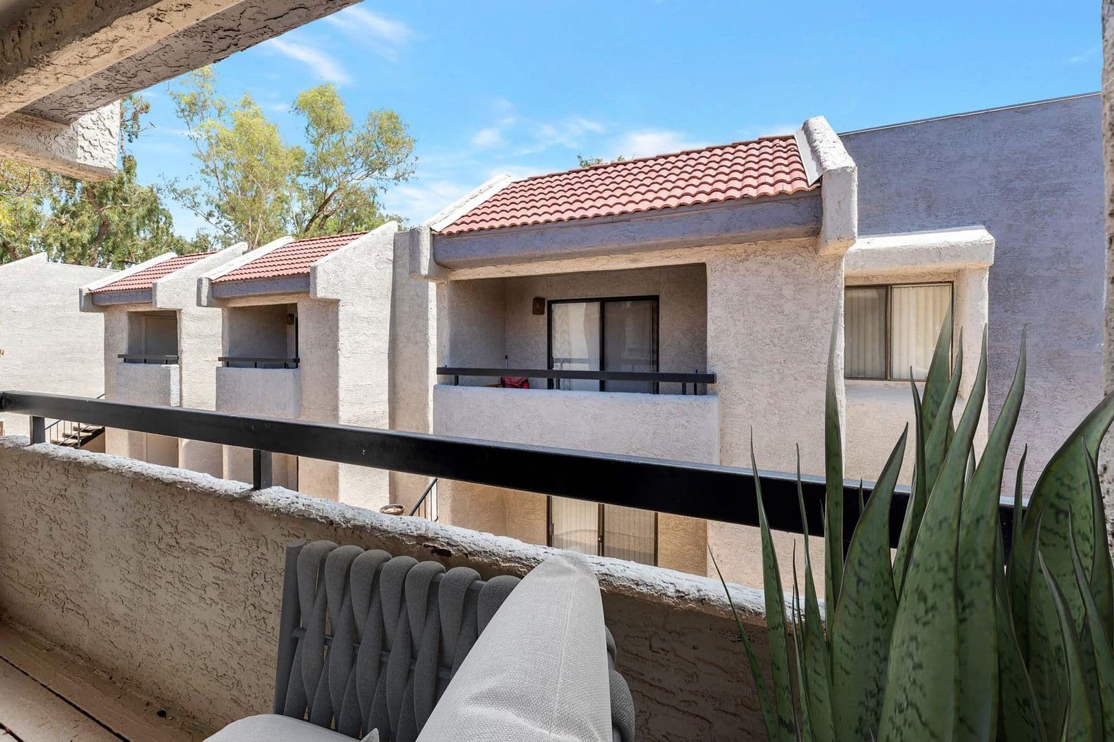 Phoenix Apartment: 2001 W Union Hills Dr.