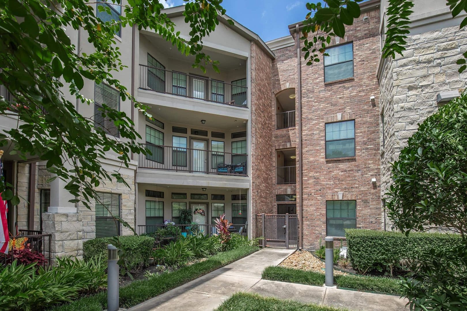 Shenandoah Apartment: 1018 Wellman Road