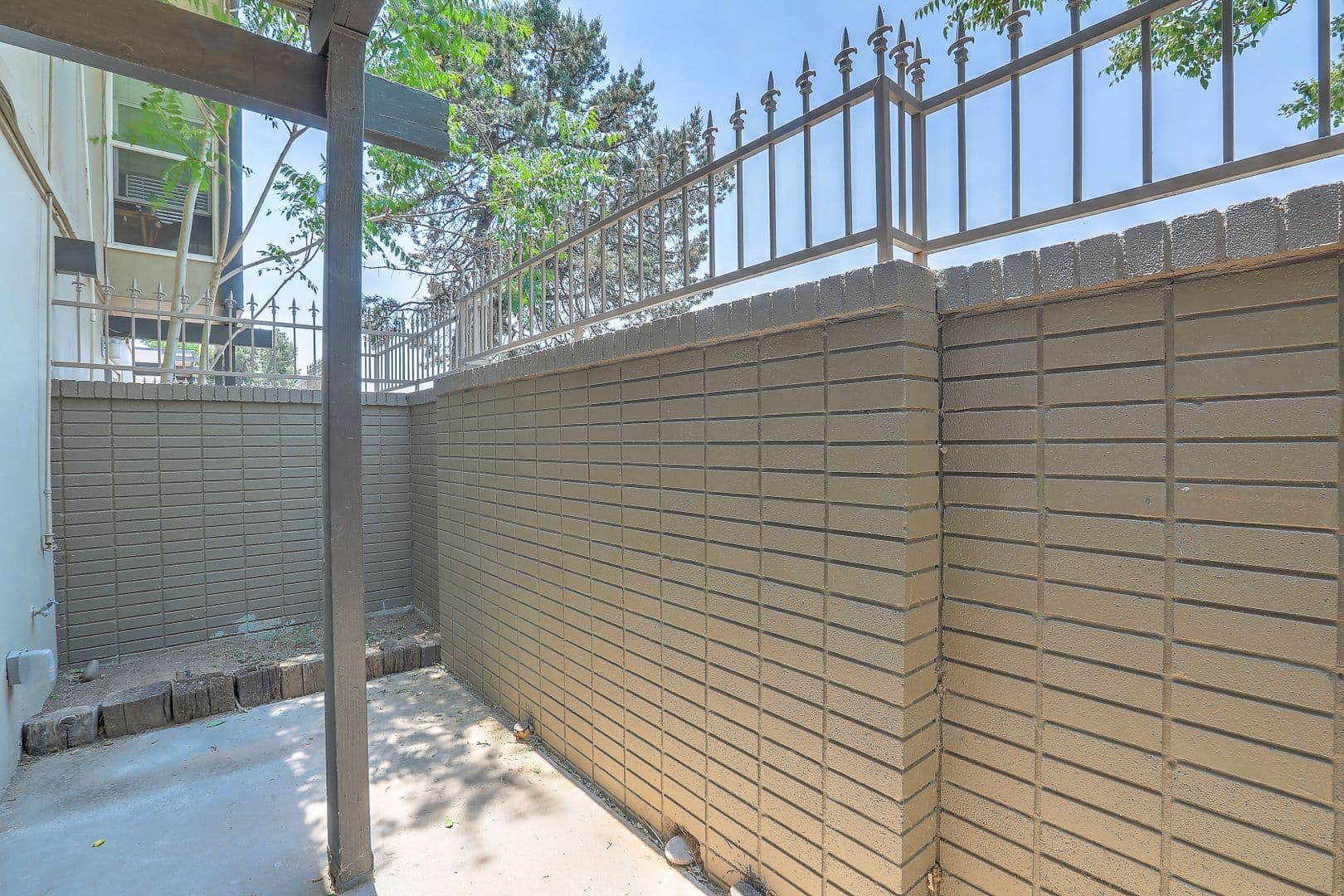 Albuquerque Apartment: 1020 Valencia Drive SE