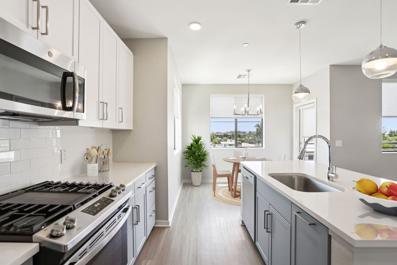Phoenix Apartment: 777 E Stella Ln.