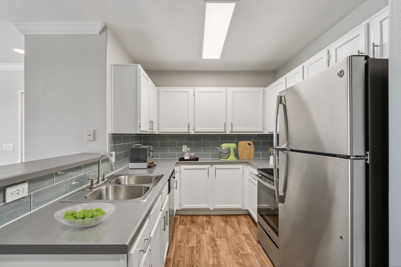 Phoenix Apartment: 15645 N 35th Ave