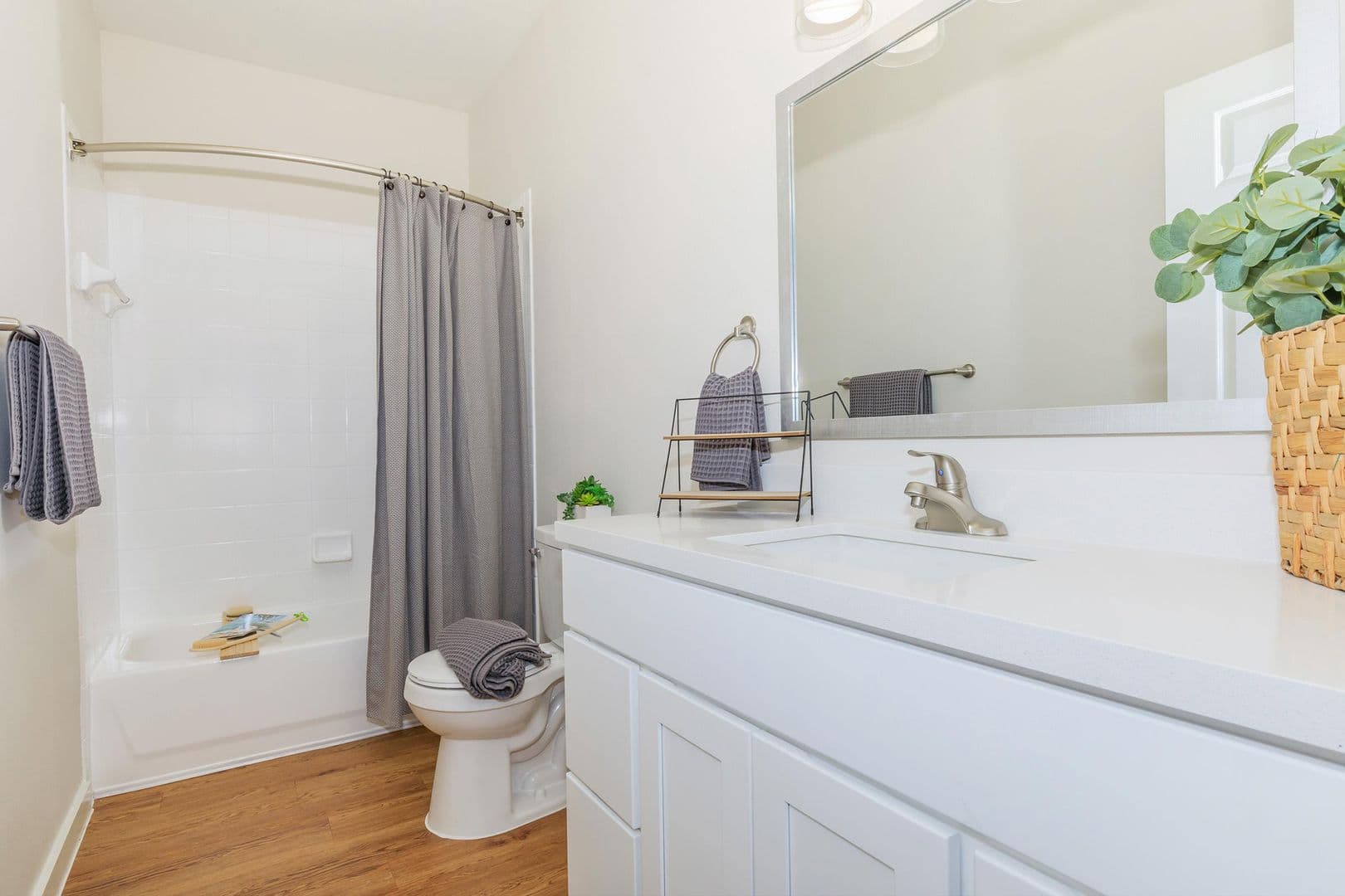 Houston Apartment: 9950 Town Park Drive