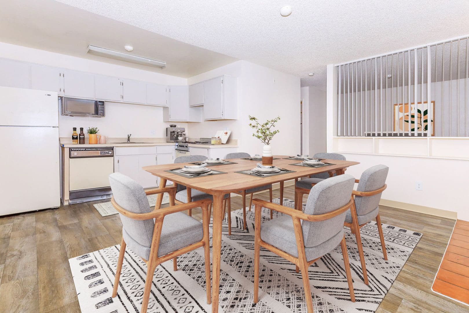 Sierra Vista Apartment: 500 S. Carmichael Ave.