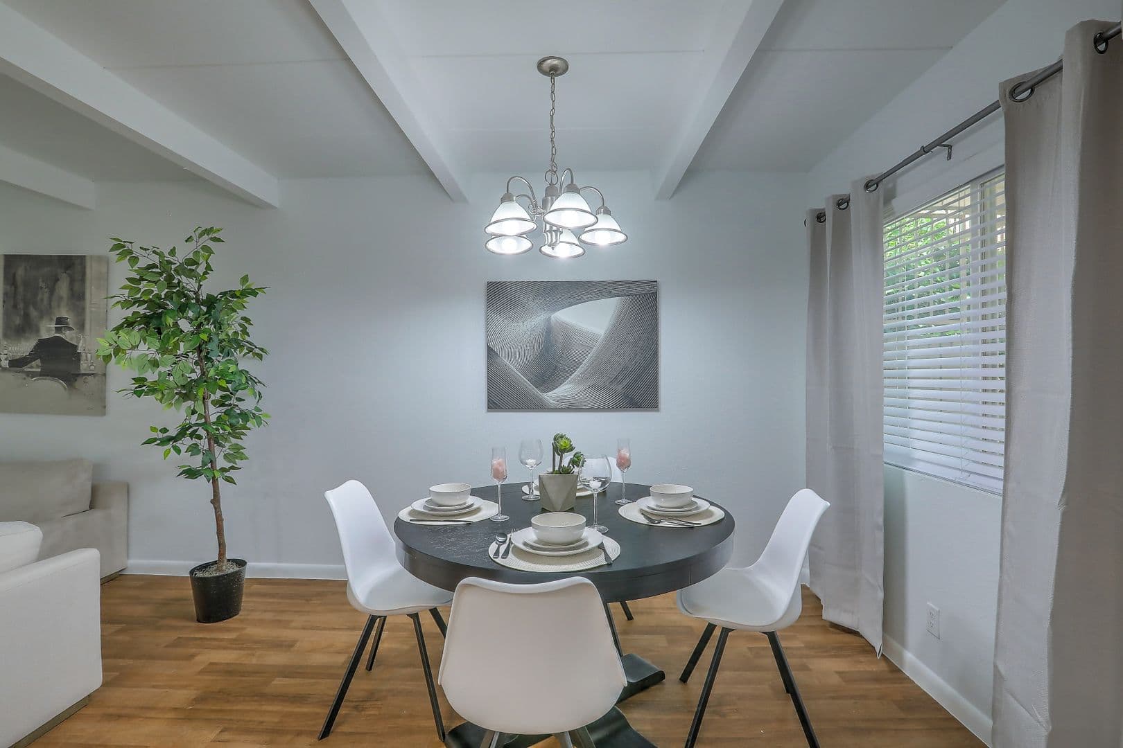 Albuquerque Apartment: 1020 Valencia Drive SE