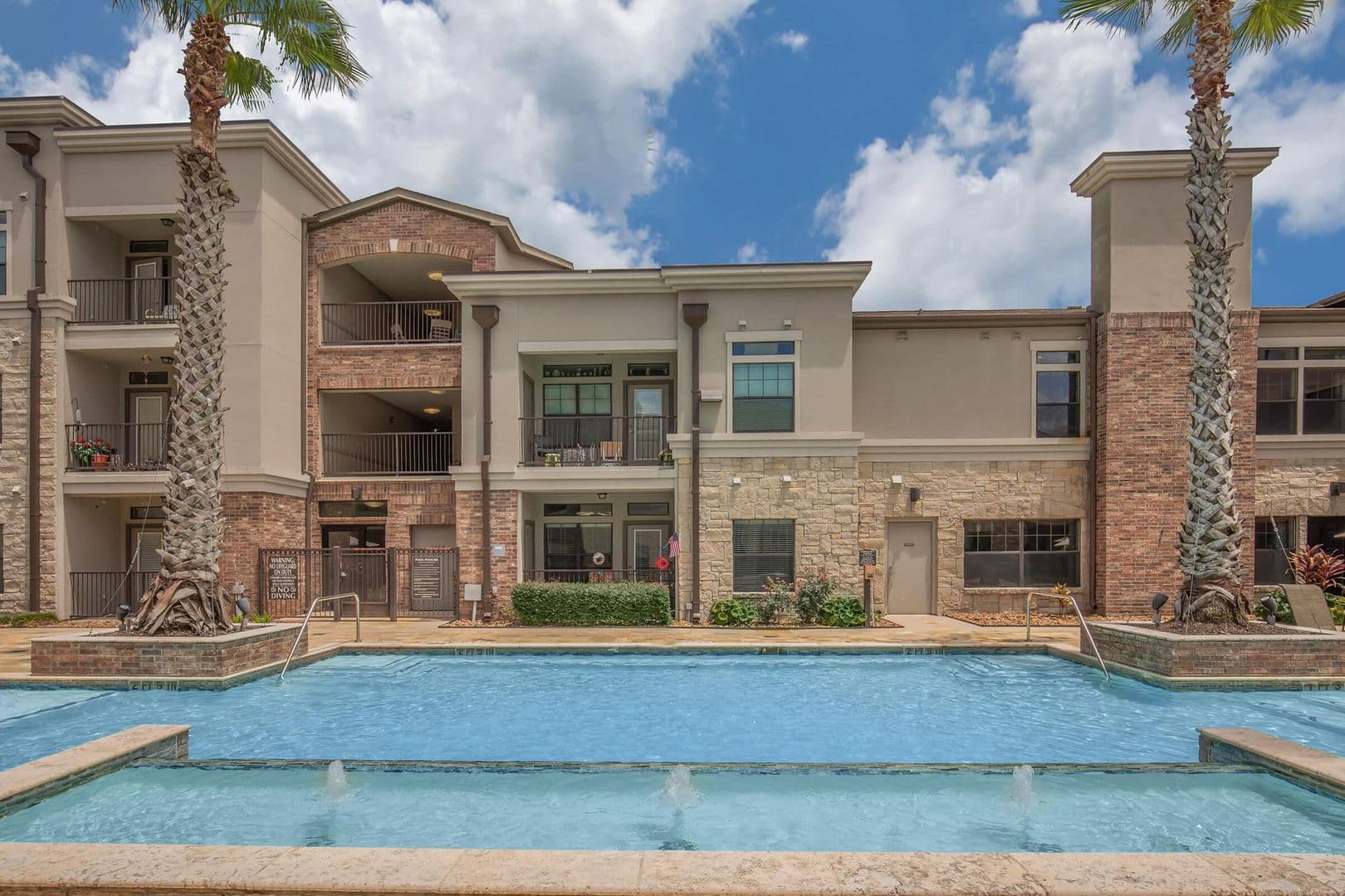 Shenandoah Apartment: 1018 Wellman Road
