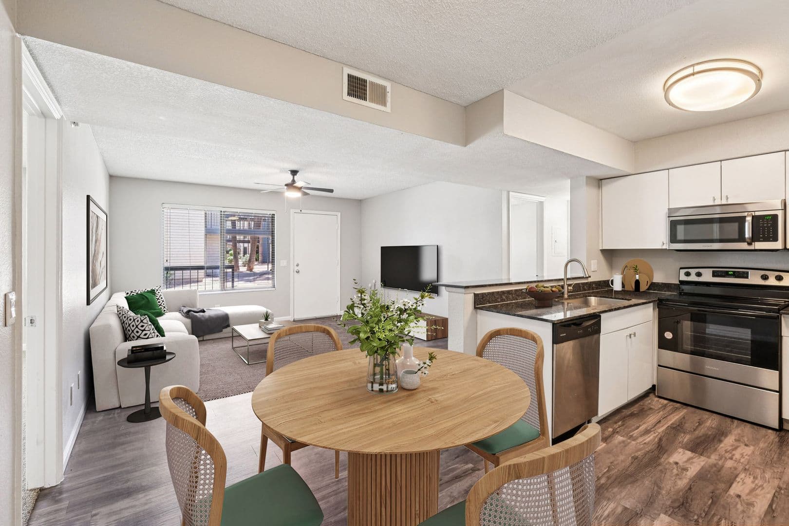 Phoenix Apartment: 4127 E Indian School Rd