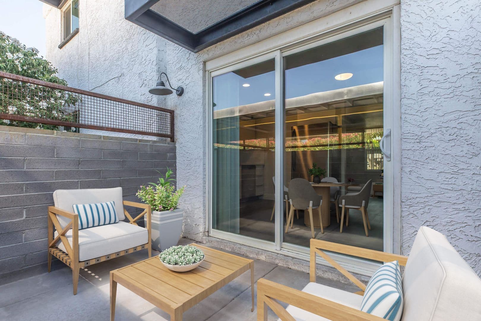Phoenix Apartment: 1220 E Medlock Dr