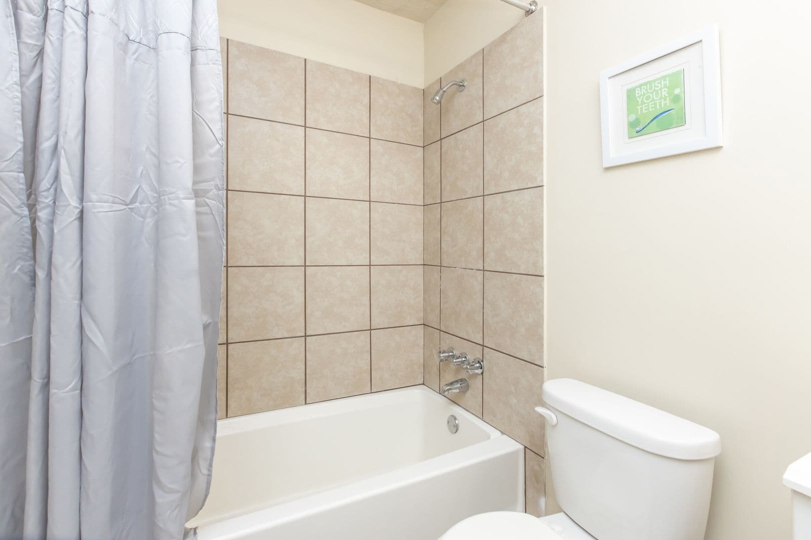 Memphis Apartment: 2059 North Cabana Circle