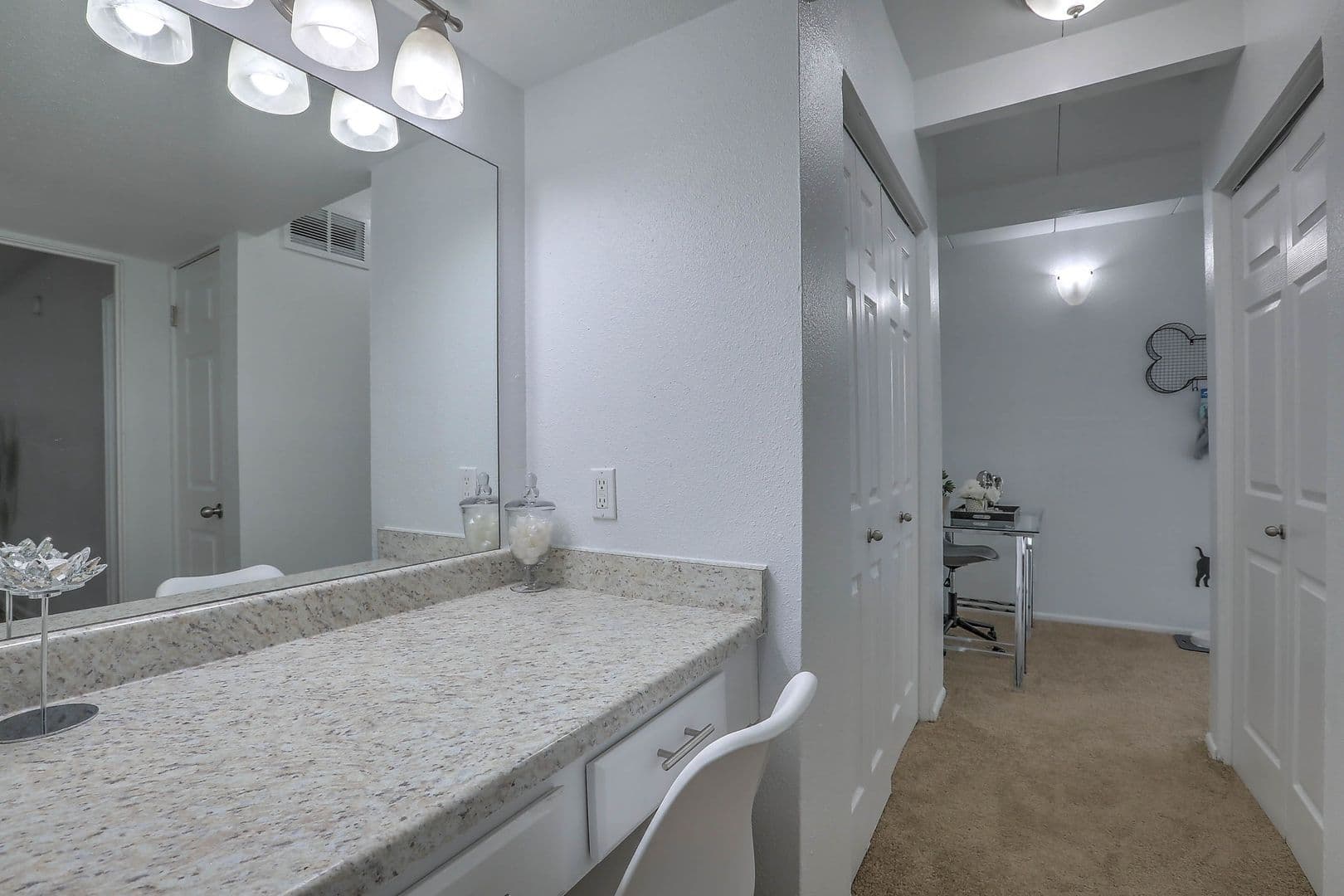 Albuquerque Apartment: 1020 Valencia Drive SE