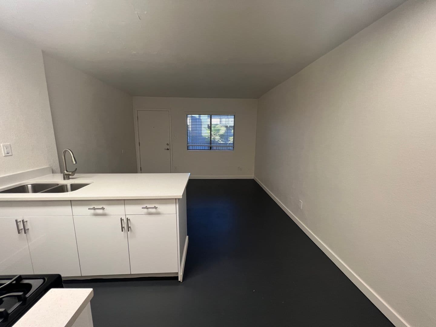Phoenix Apartment: 1350 E Thomas Rd.