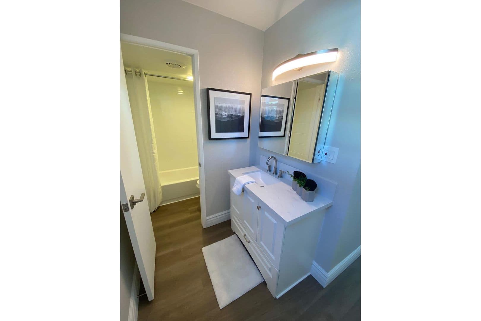 Phoenix Apartment: 6060 N 7th St