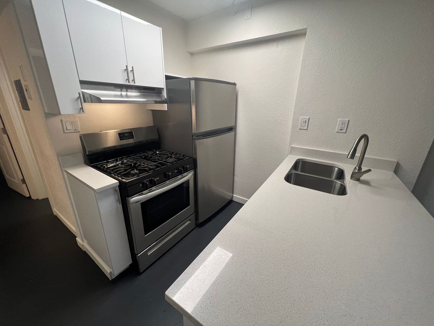 Phoenix Apartment: 1350 E Thomas Rd.