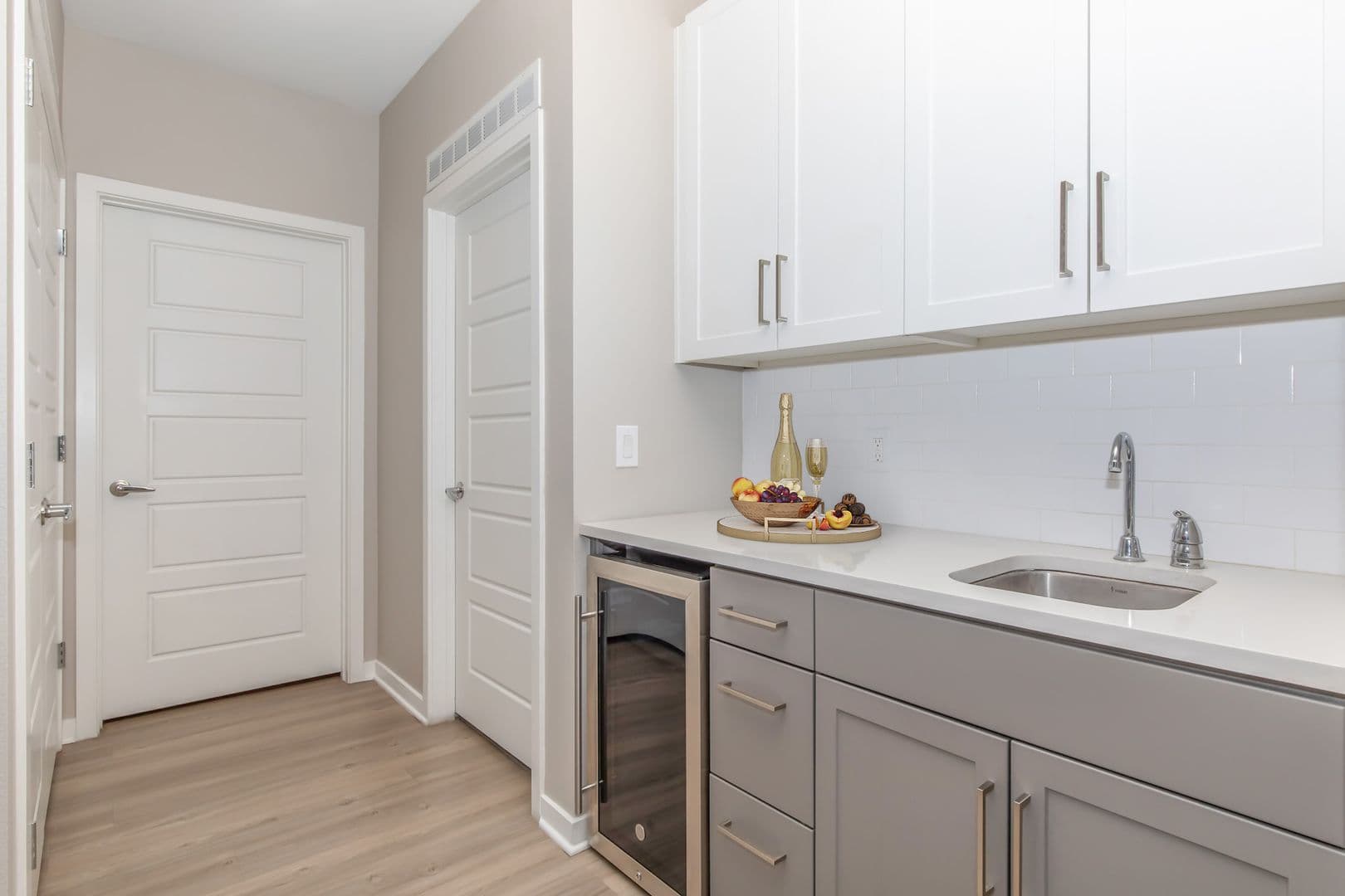Phoenix Apartment: 777 E Stella Ln.