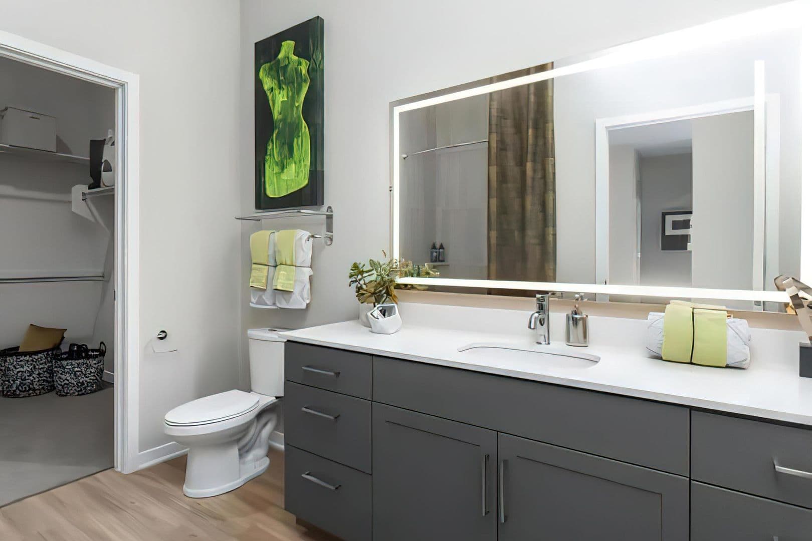 Phoenix Apartment: 777 E Stella Ln.