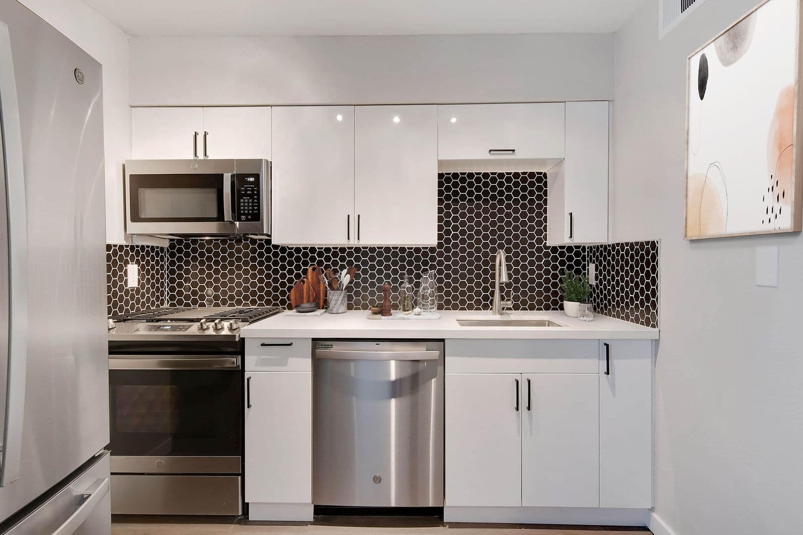 Phoenix Apartment: 6060 N 7th St