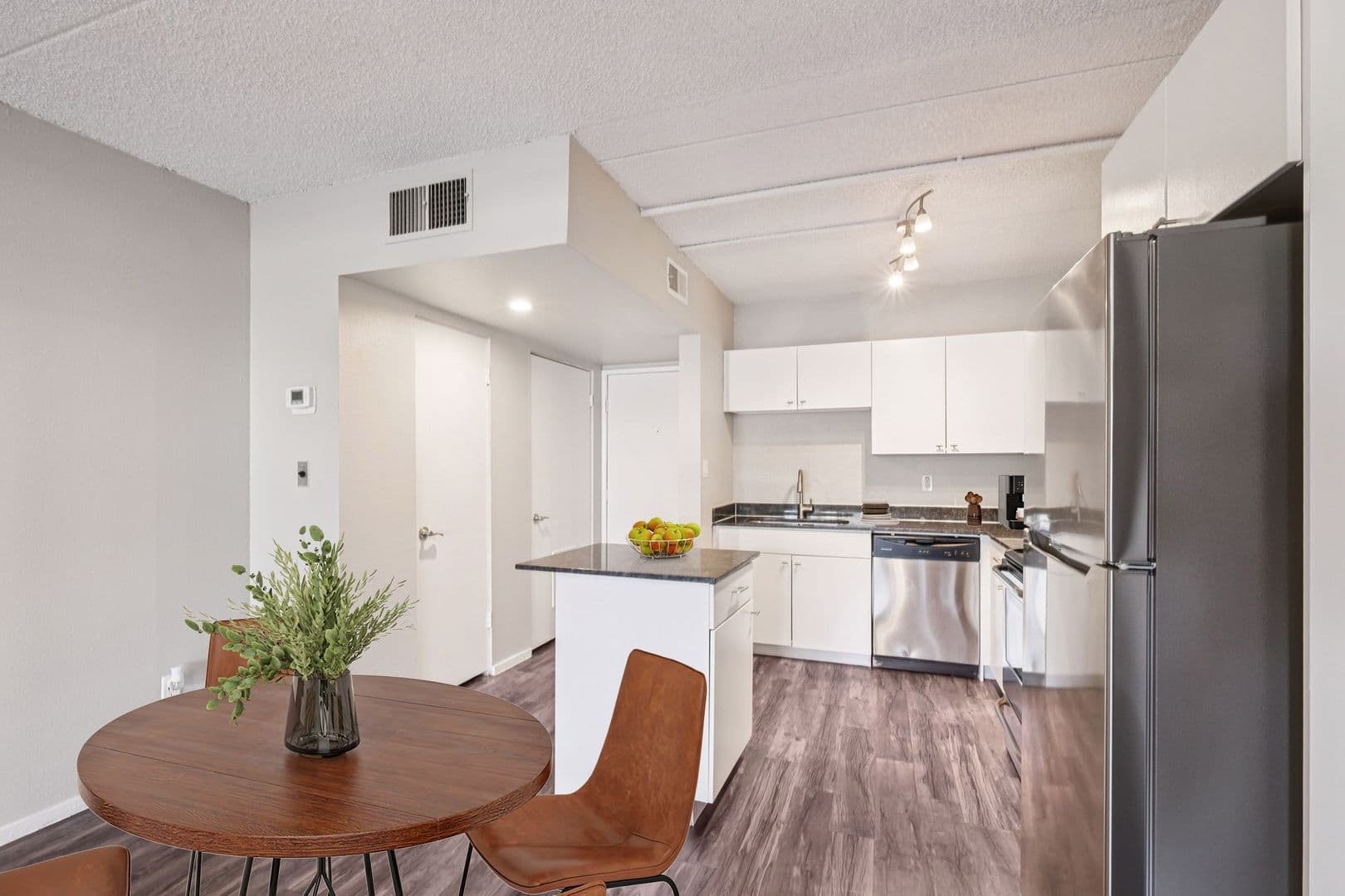 Phoenix Apartment: 4127 E Indian School Rd