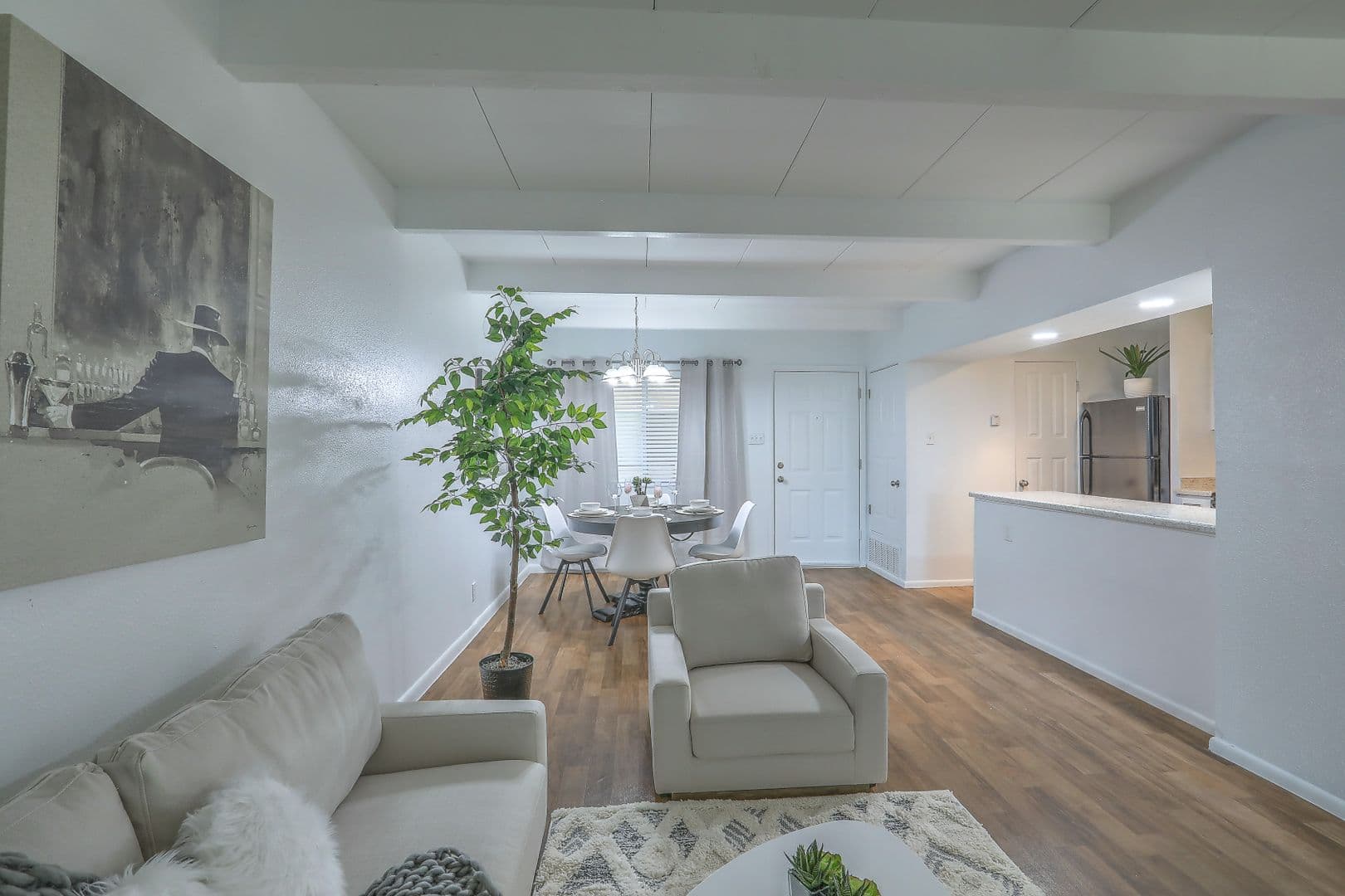 Albuquerque Apartment: 1020 Valencia Drive SE