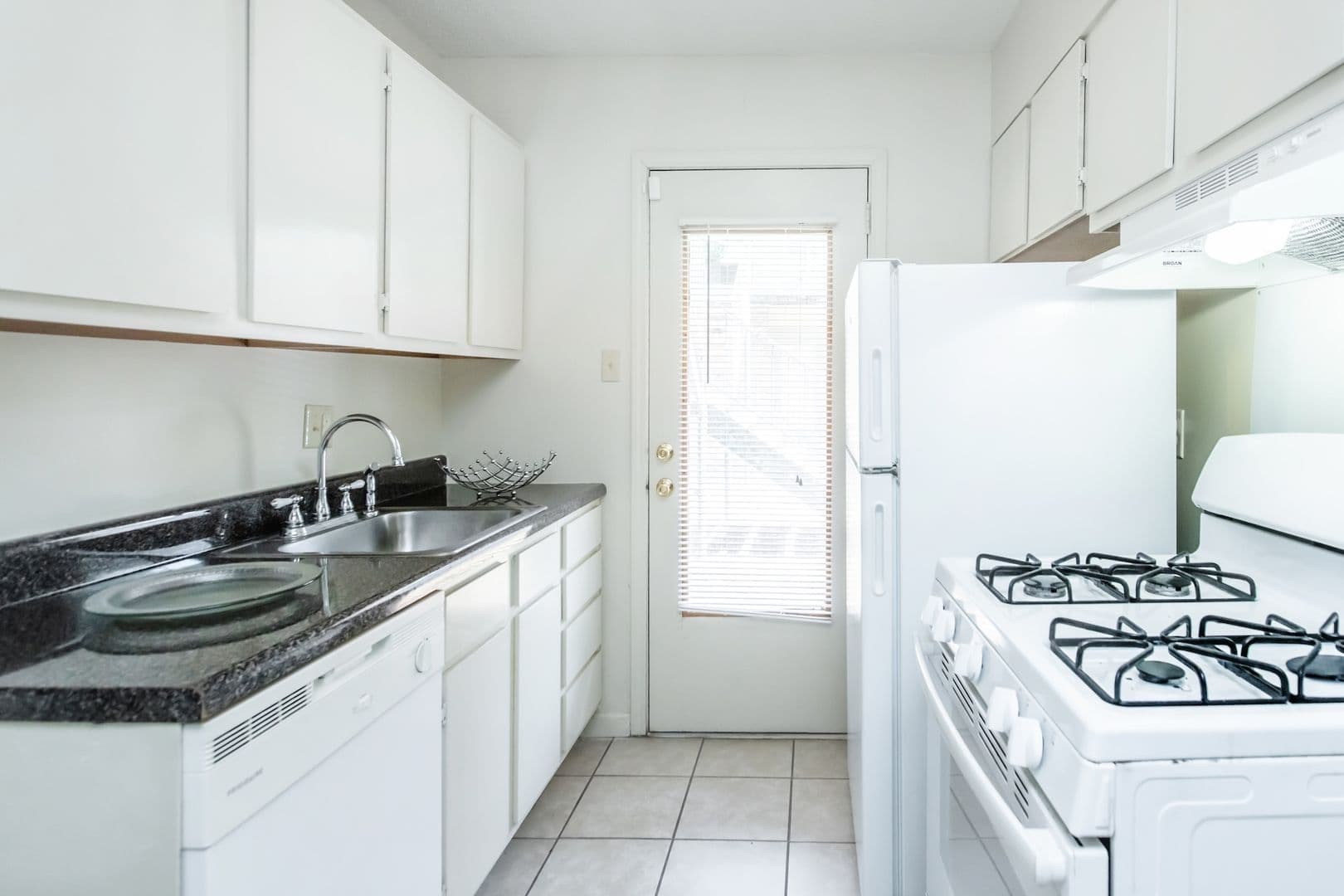 Memphis Apartment: 2059 North Cabana Circle
