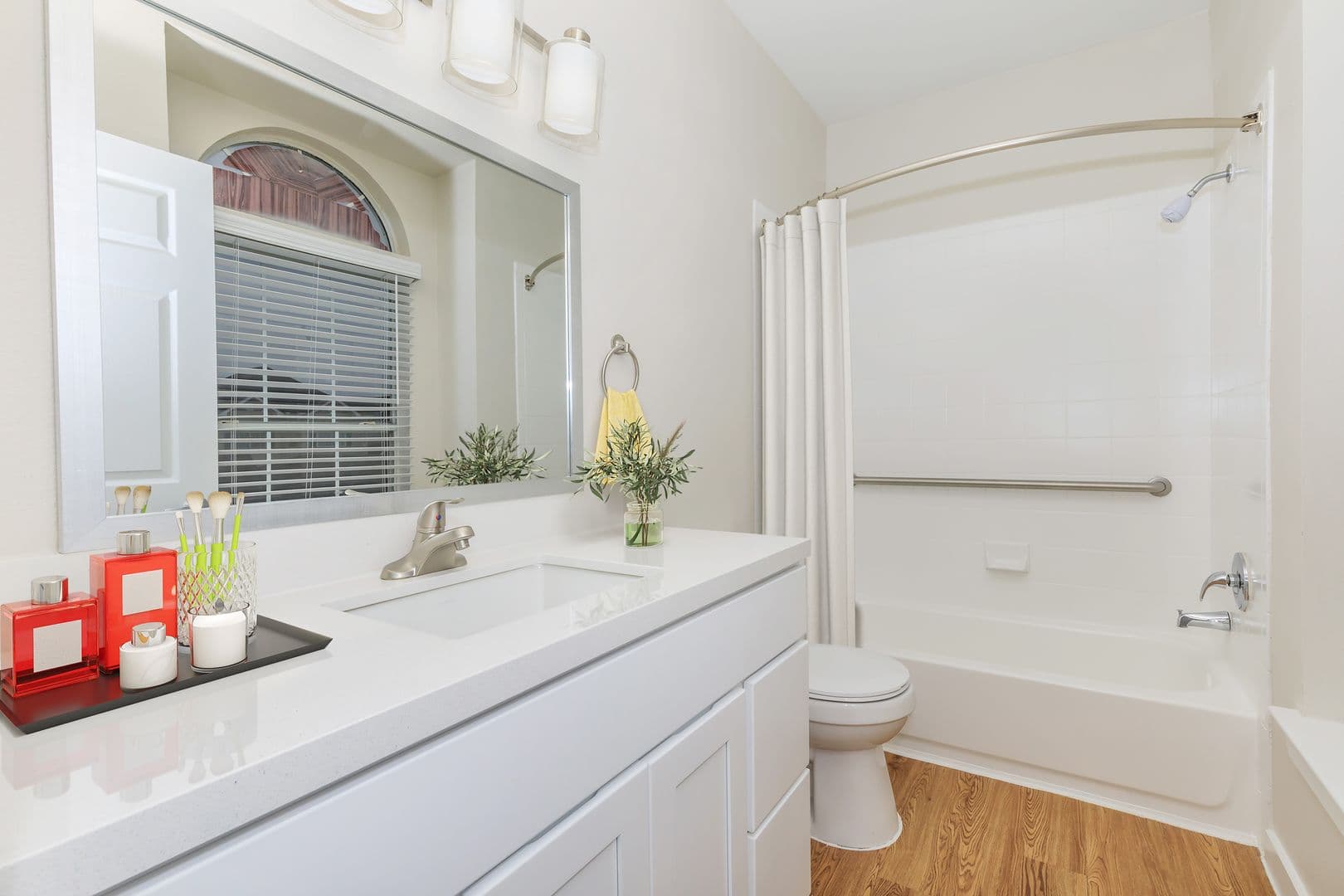 Houston Apartment: 9950 Town Park Drive