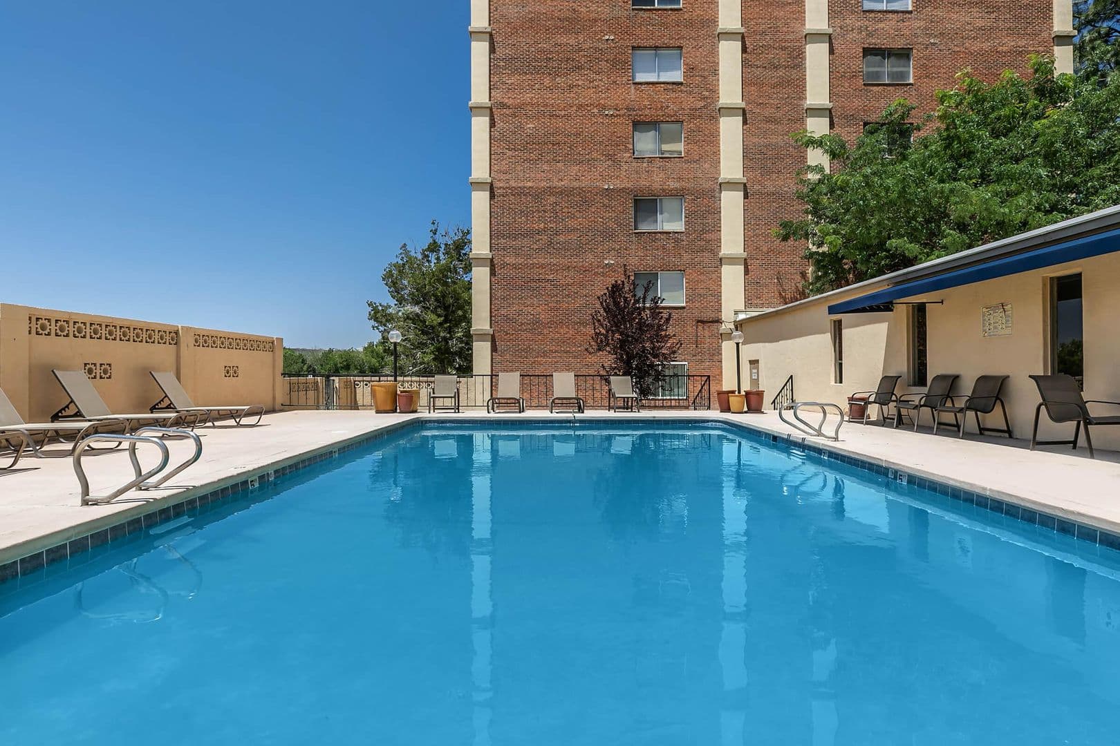 Albuquerque Apartment: 5404 Montgomery Blvd NE