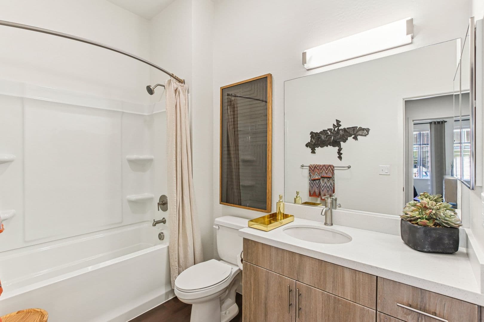 Chandler Apartment: 222 W Boston Street
