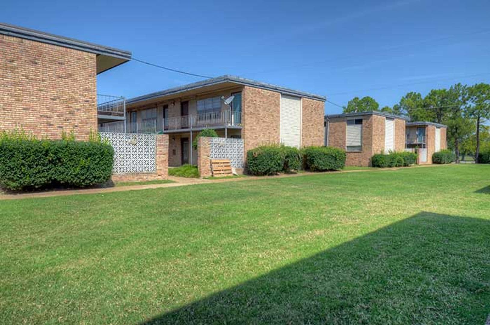 Memphis Apartment: 2059 North Cabana Circle